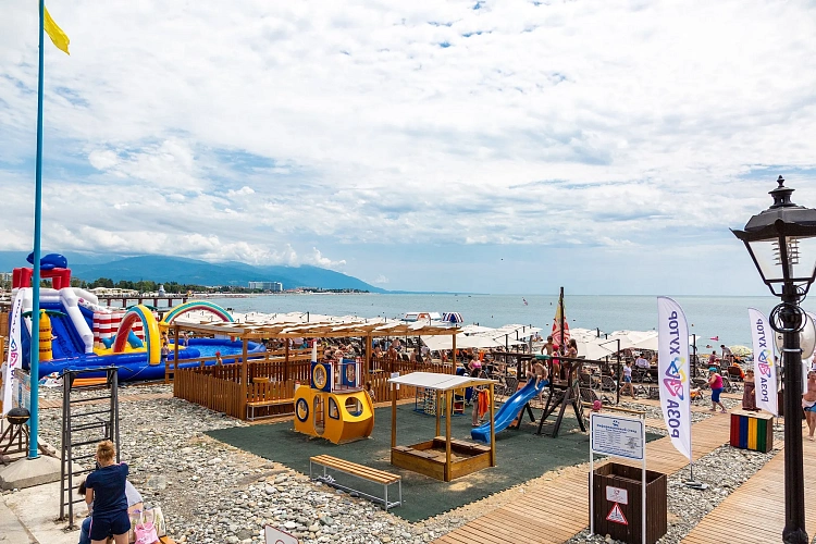 Морской пляж курорта Роза Хутор откроется 1 июня, фото 2 - круглогодичный курорт «Роза Хутор»