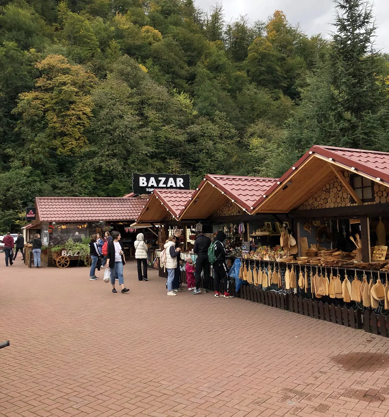 Торговые ряды Bazar, фото 8 - круглогодичный курорт «Роза Хутор»