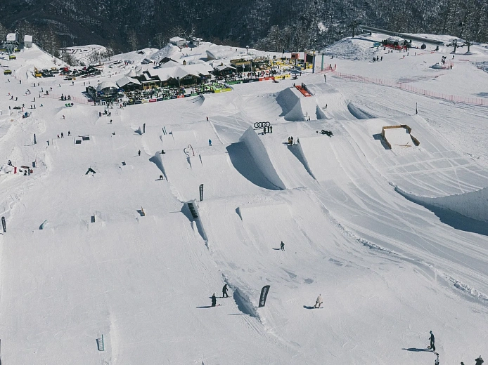 Фестиваль Quiksilver New Star Camp пройдет на горном курорте «Роза Хутор» в начале апреля 2022 года, фото 2 - круглогодичный курорт «Роза Хутор»