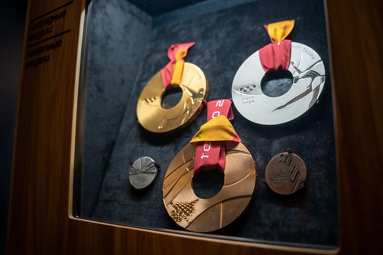 Выставка  «История зимних Олимпийских игр в артефактах: из коллекции Владимира Потанина» с успехом прошла на курорте «Роза Хутор» , фото 1 - круглогодичный курорт «Роза Хутор»