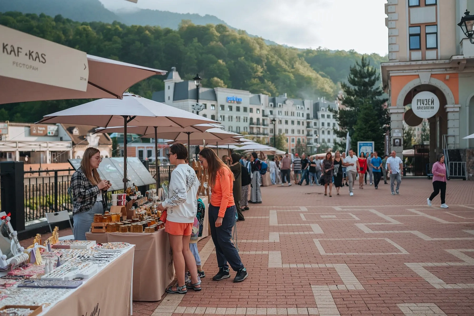 Polyana Local Market, фото 1 - круглогодичный курорт «Роза Хутор»