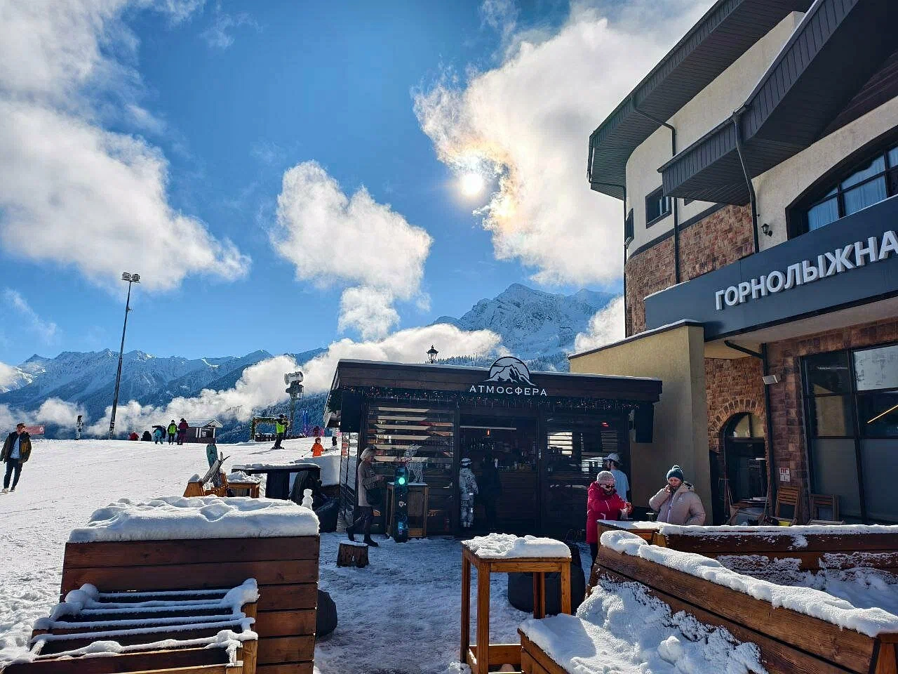 Бар «Атмосфера», фото 1 - круглогодичный курорт «Роза Хутор»