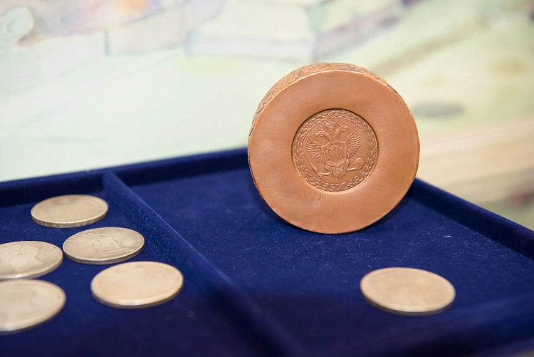 Выставка «История денег России» открылась на курорте Роза Хутор, фото 2 - круглогодичный курорт «Роза Хутор»