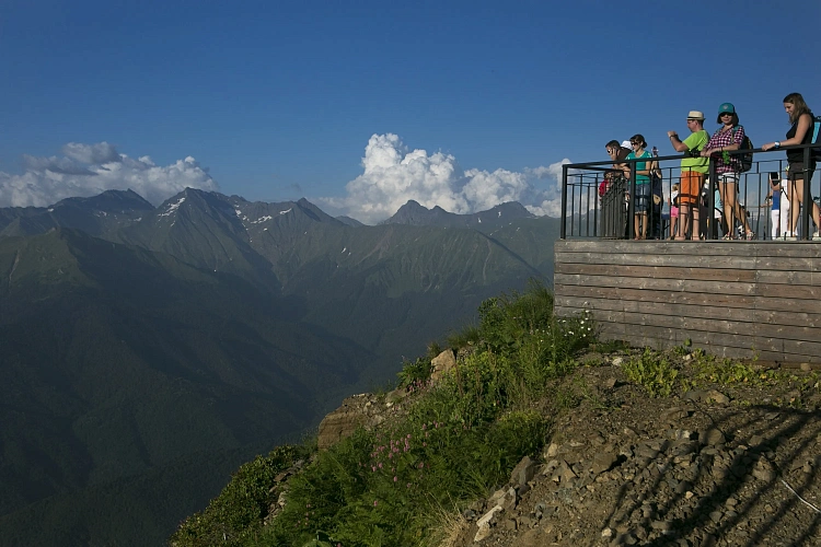 Обзорная площадка Роза Пик курорта «Роза Хутор» вошла в пятерку крупнейших в России , фото 3 - круглогодичный курорт «Роза Хутор»