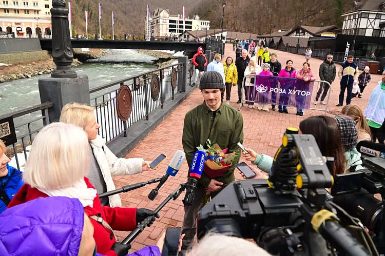 На Аллее славы «Роза Хутор» открыты медали в честь спортсменов-олимпийцев Галины Кулаковой и Вика Уайлда, фото 2 - круглогодичный курорт «Роза Хутор»