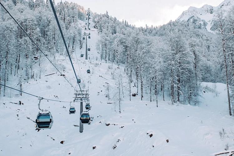 «Роза Хутор» возглавил рейтинг лучших курортов для зимнего отдыха, фото 2 - круглогодичный курорт «Роза Хутор»