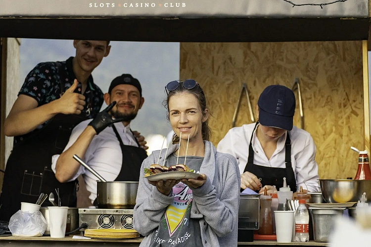 Круглый стол с участием лучших шеф-поваров Юга России и концерт группы Меджикул - на Гастрофесте «Роза Хутор»  , фото 4 - круглогодичный курорт «Роза Хутор»