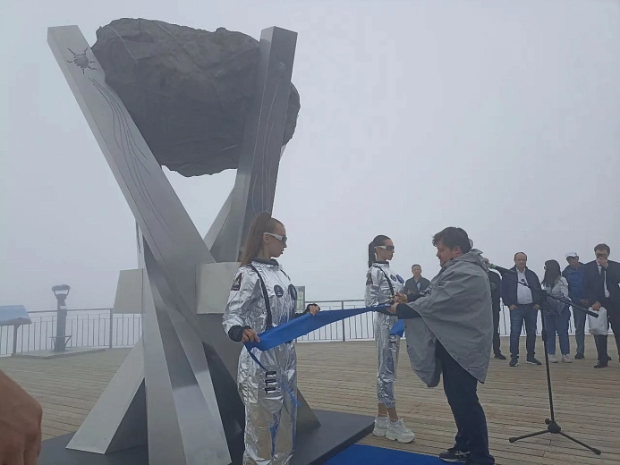 Герой России, легендарный космонавт Антон Шкаплеров открыл на «Роза Хутор»  уникальную арт-инсталляцию «Источник энергии», фото 3 - круглогодичный курорт «Роза Хутор»