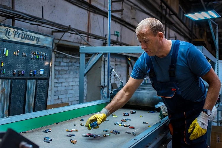 «Роза Хутор» направил на переработку первую партию батареек, фото 1 - круглогодичный курорт «Роза Хутор»