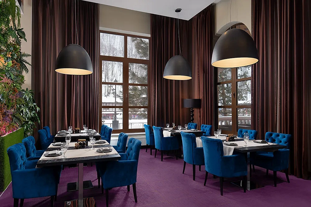 Ресторан Black Bar & Grill, фото 13 - круглогодичный курорт «Роза Хутор»