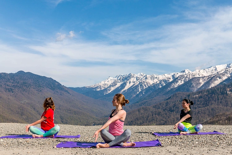 Йога на высоте, фото 2 - круглогодичный курорт «Роза Хутор»