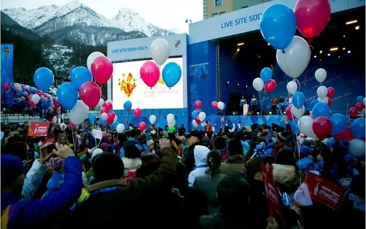 Курорт «Роза Хутор» встретил Олимпийский огонь, фото 2 - круглогодичный курорт «Роза Хутор»