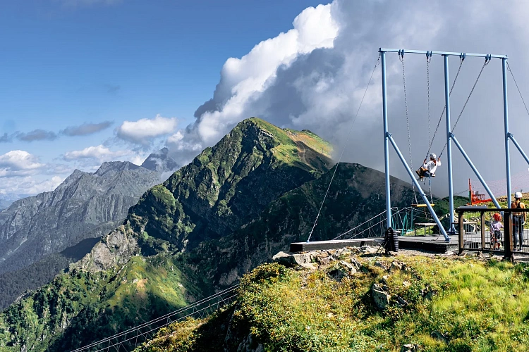 Обзорная площадка Роза Пик курорта «Роза Хутор» вошла в пятерку крупнейших в России , фото 8 - круглогодичный курорт «Роза Хутор»
