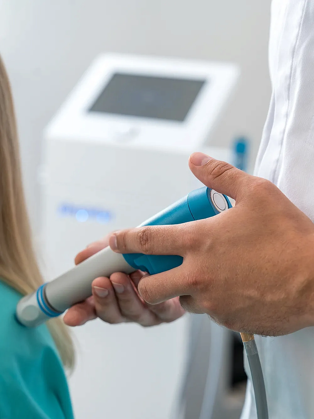 Ударно-волновая терапия KIMATUR DUO в клинике Rosa Springs, фото 4 - круглогодичный курорт «Роза Хутор»