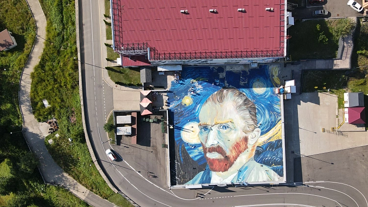 Самый большой в мире портрет Ван Гога появился в Горной Олимпийской деревне , фото 1 - круглогодичный курорт «Роза Хутор»