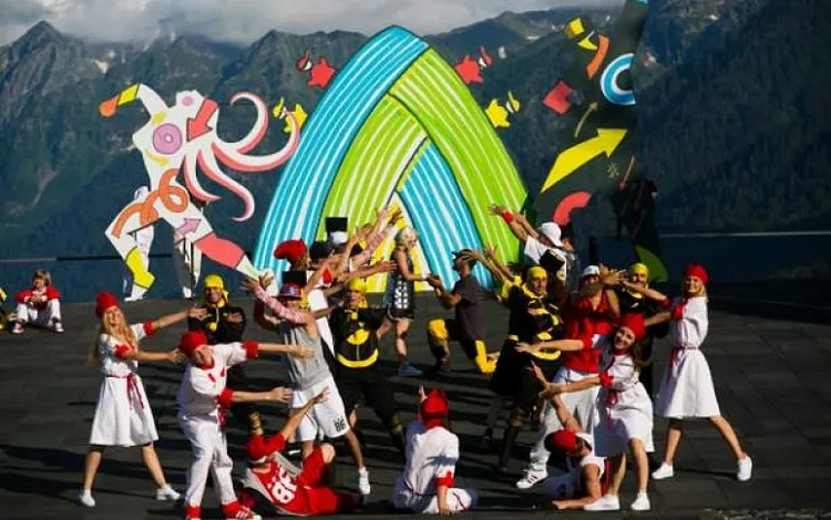 «Кавказские пленники» - театральная премьера на фоне гор, фото 4 - круглогодичный курорт «Роза Хутор»