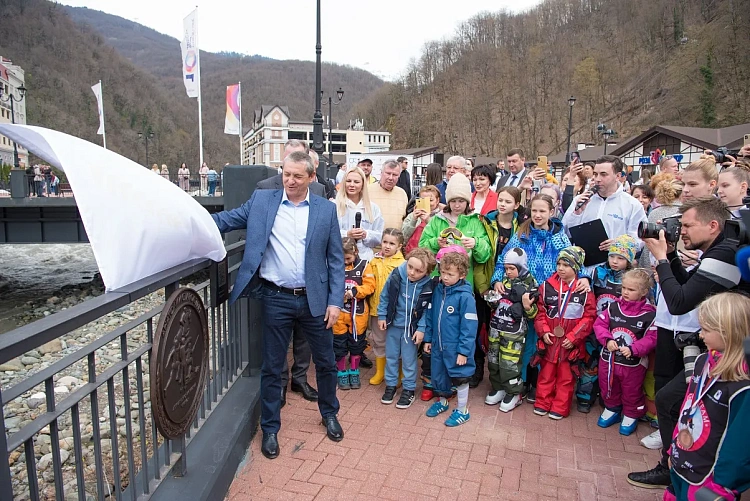 В честь десятилетия Олимпиады в Сочи Аллея славы на курорте «Роза Хутор» пополнится двумя персональными медалями олимпийских чемпионов, фото 3 - круглогодичный курорт «Роза Хутор»