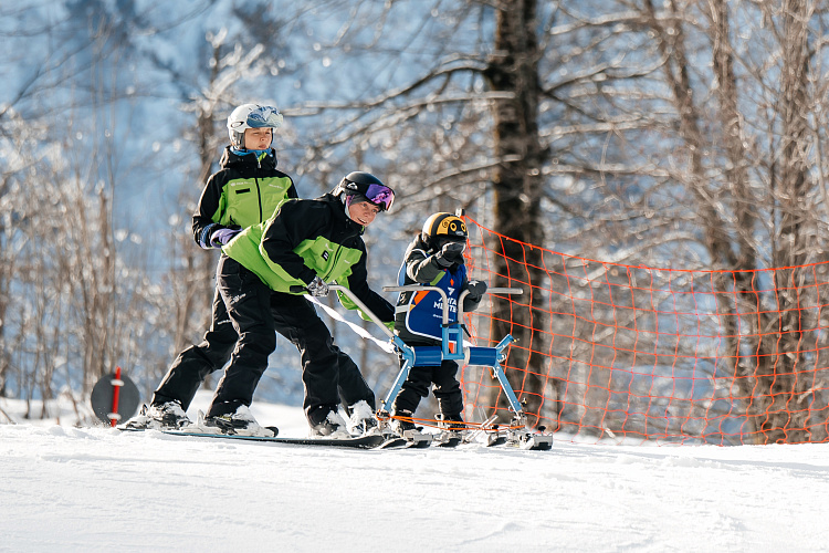 Когда спорт становится терапией: на «Роза Хутор» детям с ограниченными возможностями помогают горные лыжи, фото 4 - круглогодичный курорт «Роза Хутор»