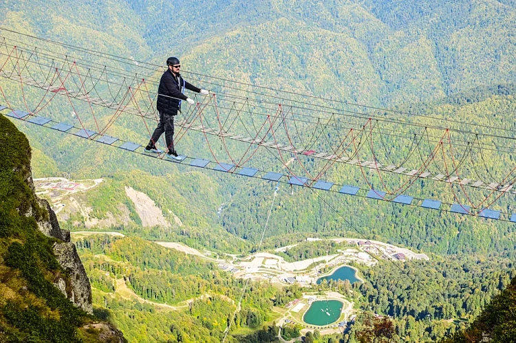 Обновили лучшую обзорную площадку горного кластера Сочи - Роза Пик, фото 3 - круглогодичный курорт «Роза Хутор»