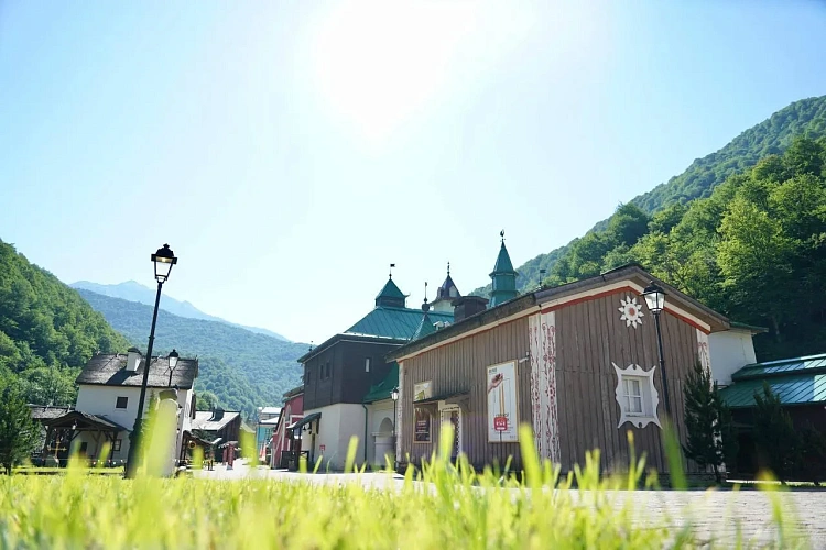 Глава Сочи Алексей Копайгородский посетил комплекс «Моя Россия» курорта Роза Хутор, фото 5 - круглогодичный курорт «Роза Хутор»