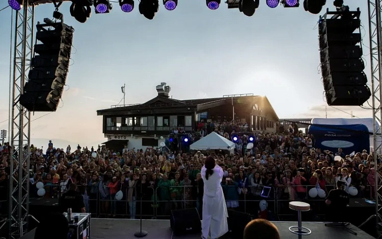 Концерт на вершине, фото 1 - круглогодичный курорт «Роза Хутор»