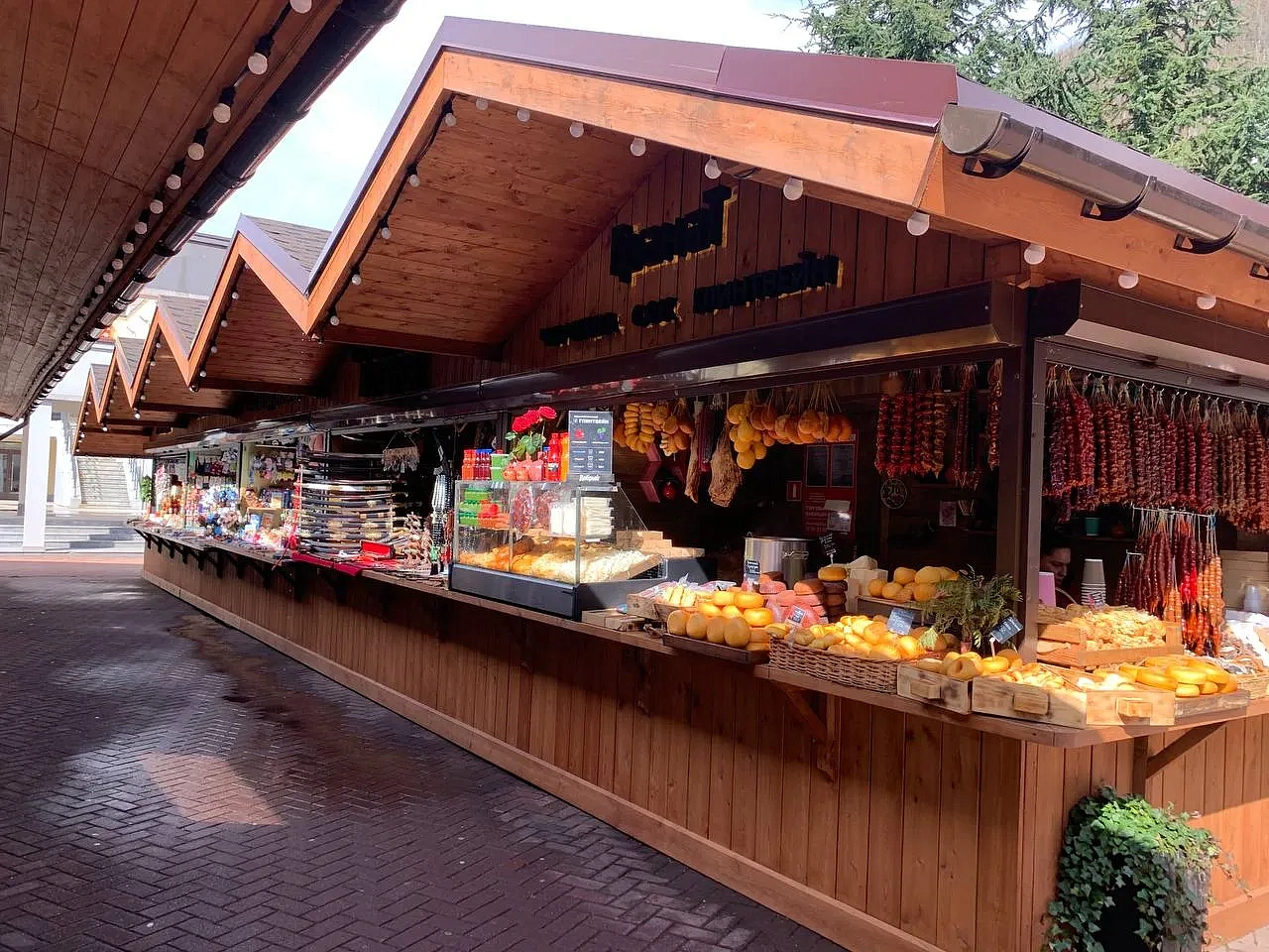 Торговые ряды Bazar, фото 5 - круглогодичный курорт «Роза Хутор»