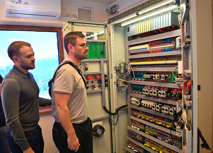 «Роза Хутор» представил первую российскую автоматизированную систему управления канатными дорогами, фото 2 - круглогодичный курорт «Роза Хутор»