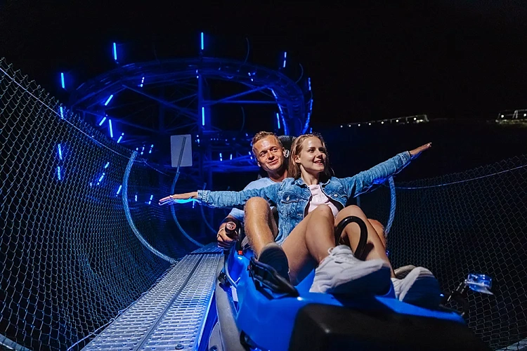 Ночные виражи в Горной Олимпийской деревне , фото 2 - круглогодичный курорт «Роза Хутор»