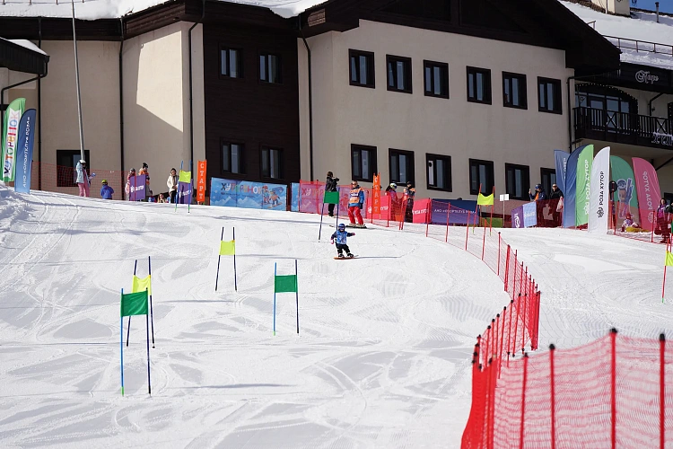 Довольны 9 из 10 гостей: «Роза Хутор» подвёл итоги зимнего сезона, фото 6 - круглогодичный курорт «Роза Хутор»