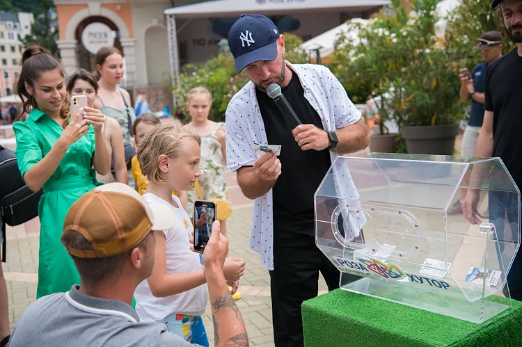 Знаменитые фигуристы провели автограф-сессию на курорте «Роза Хутор» , фото 1 - круглогодичный курорт «Роза Хутор»