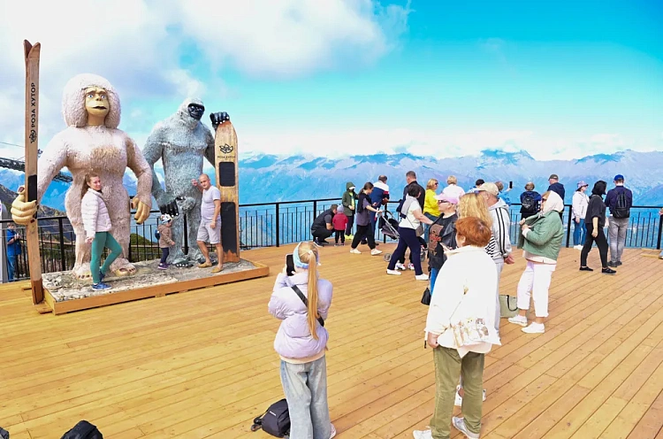 Обновили лучшую обзорную площадку горного кластера Сочи - Роза Пик, фото 1 - круглогодичный курорт «Роза Хутор»