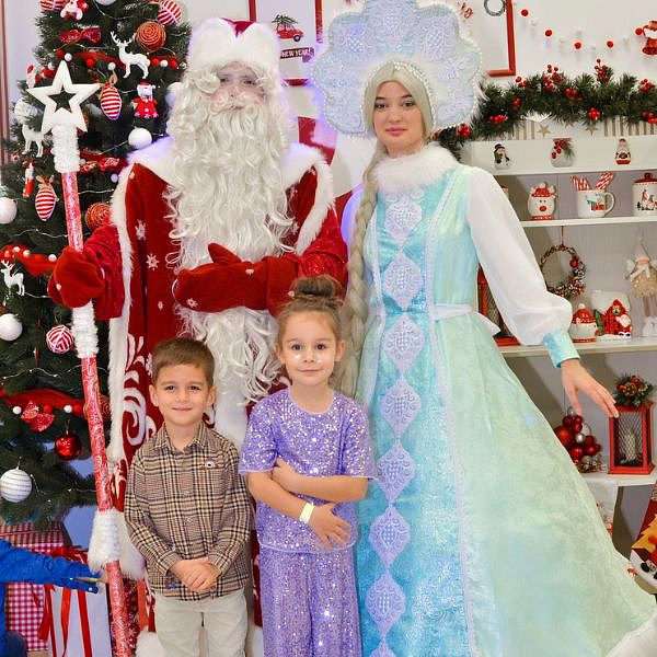 Детские новогодние праздники в «Корпорации шалостей» , фото 1 - круглогодичный курорт «Роза Хутор»