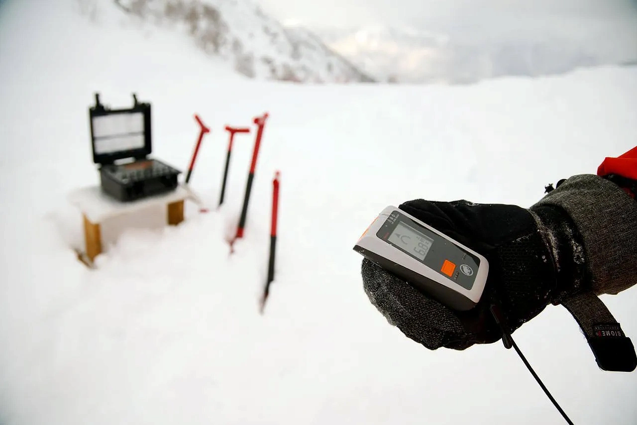 Лекция «Тренировочный лавинно-спасательный полигон Курорта Роза Хутор», фото 2 - круглогодичный курорт «Роза Хутор»