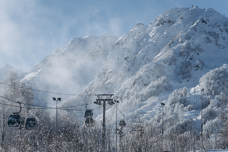 «Роза Хутор» открывает продажи однодневных ски-пассов и вечернее катание, фото 1 - круглогодичный курорт «Роза Хутор»