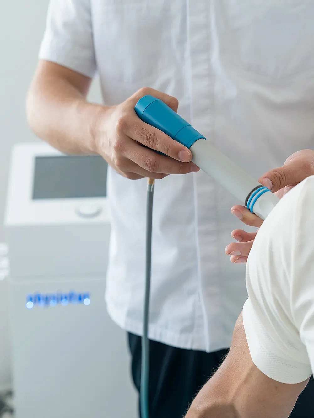 Ударно-волновая терапия KIMATUR DUO в клинике Rosa Springs, фото 2 - круглогодичный курорт «Роза Хутор»