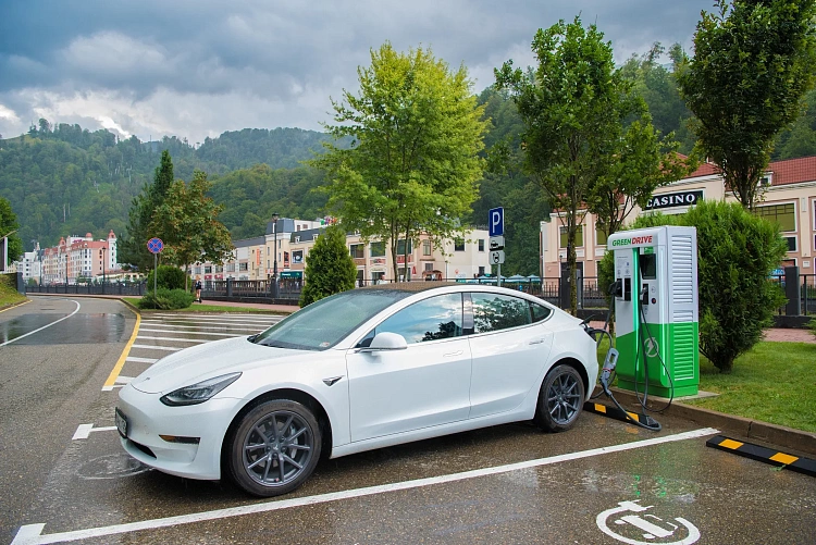 Первая электрозаправочная станция в Сочи открылась на курорте Роза Хутор, фото 2 - круглогодичный курорт «Роза Хутор»