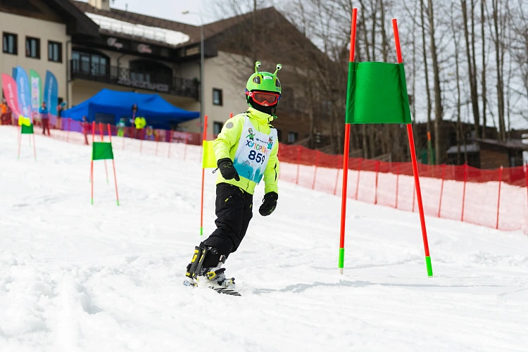 Более десяти детских соревнований на кубок «Хуторенок» прошли на «Роза Хутор» в этом зимнем сезоне, фото 1 - круглогодичный курорт «Роза Хутор»
