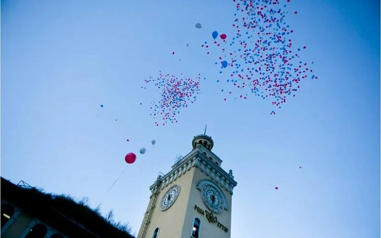 Курорт «Роза Хутор» встретил Олимпийский огонь, фото 7 - круглогодичный курорт «Роза Хутор»