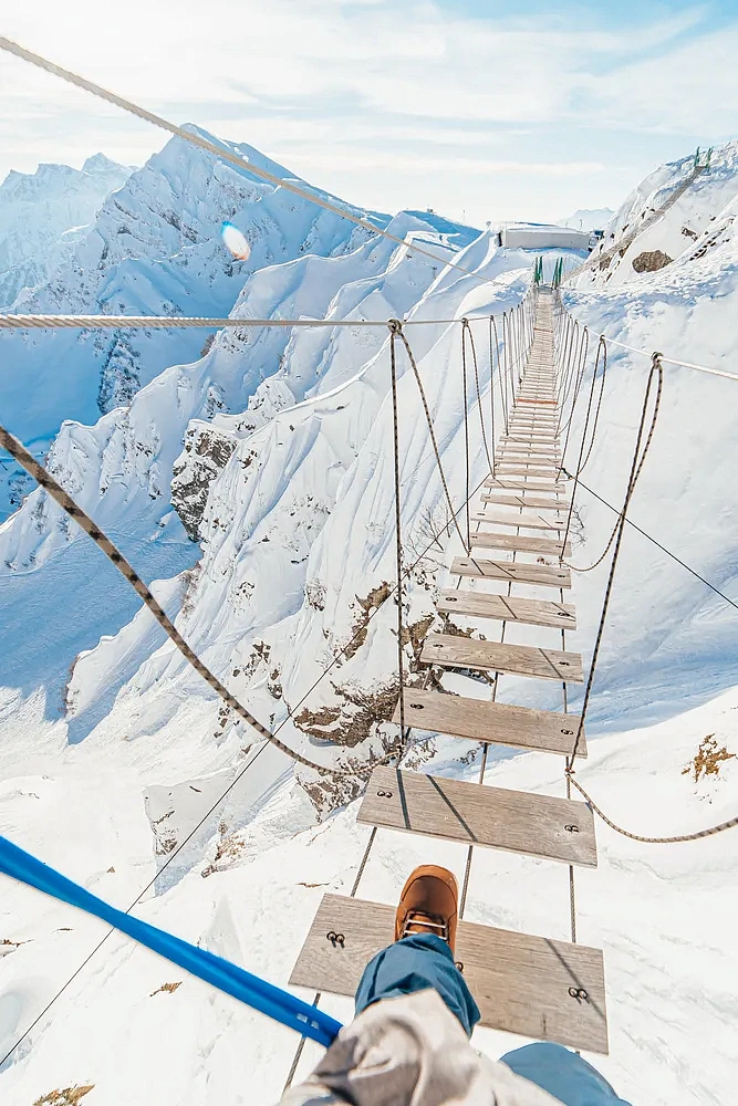 Подвесной мост, фото 5 - круглогодичный курорт «Роза Хутор»