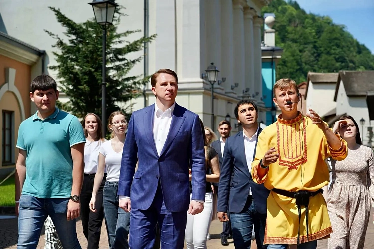 Глава Сочи Алексей Копайгородский посетил комплекс «Моя Россия» курорта Роза Хутор, фото 1 - круглогодичный курорт «Роза Хутор»