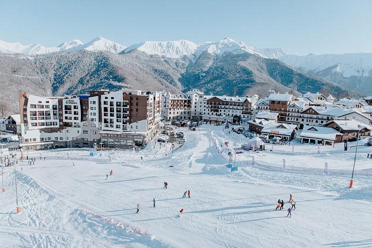 «Роза Хутор» признан лучшим горнолыжным курортом страны по версии SKI BUSINESS AWARDS-2025 , фото 1 - круглогодичный курорт «Роза Хутор»