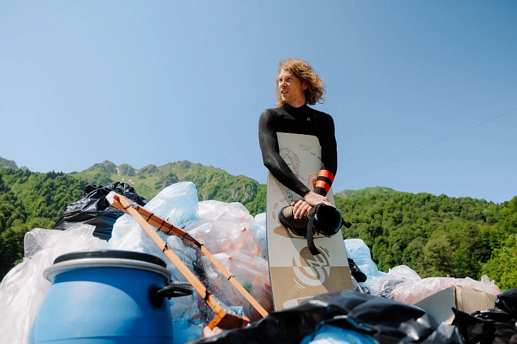 Горы, солнце, вода и мусор, фото 1 - круглогодичный курорт «Роза Хутор»