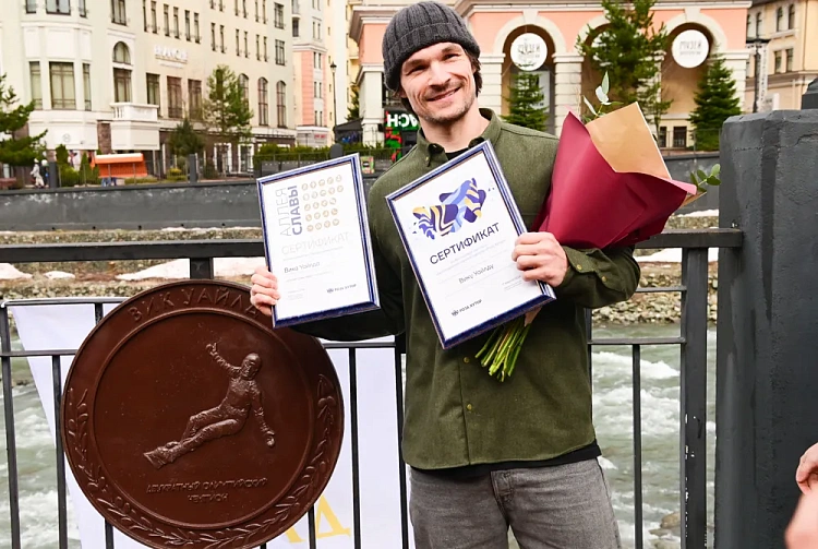 На Аллее славы «Роза Хутор» открыты медали в честь спортсменов-олимпийцев Галины Кулаковой и Вика Уайлда, фото 4 - круглогодичный курорт «Роза Хутор»