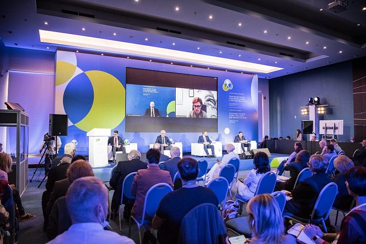 Экологический туризм является одним из перспективных направлений развития страны, фото 2 - круглогодичный курорт «Роза Хутор»