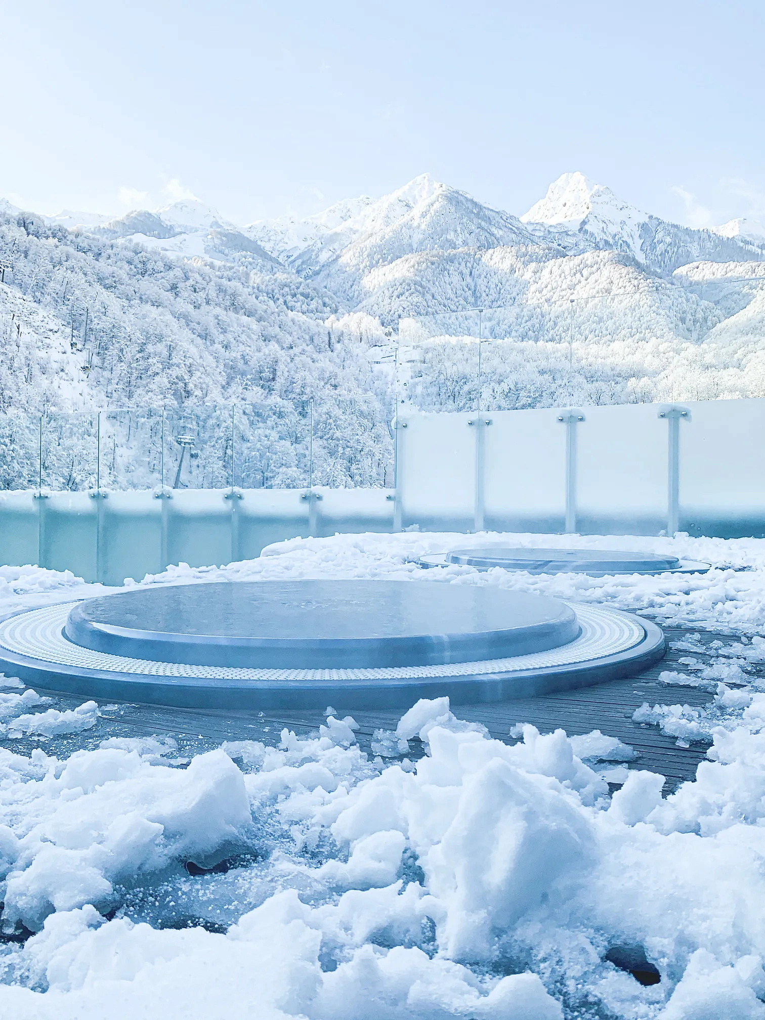 Терраса отеля Radisson, фото 1 - круглогодичный курорт «Роза Хутор»